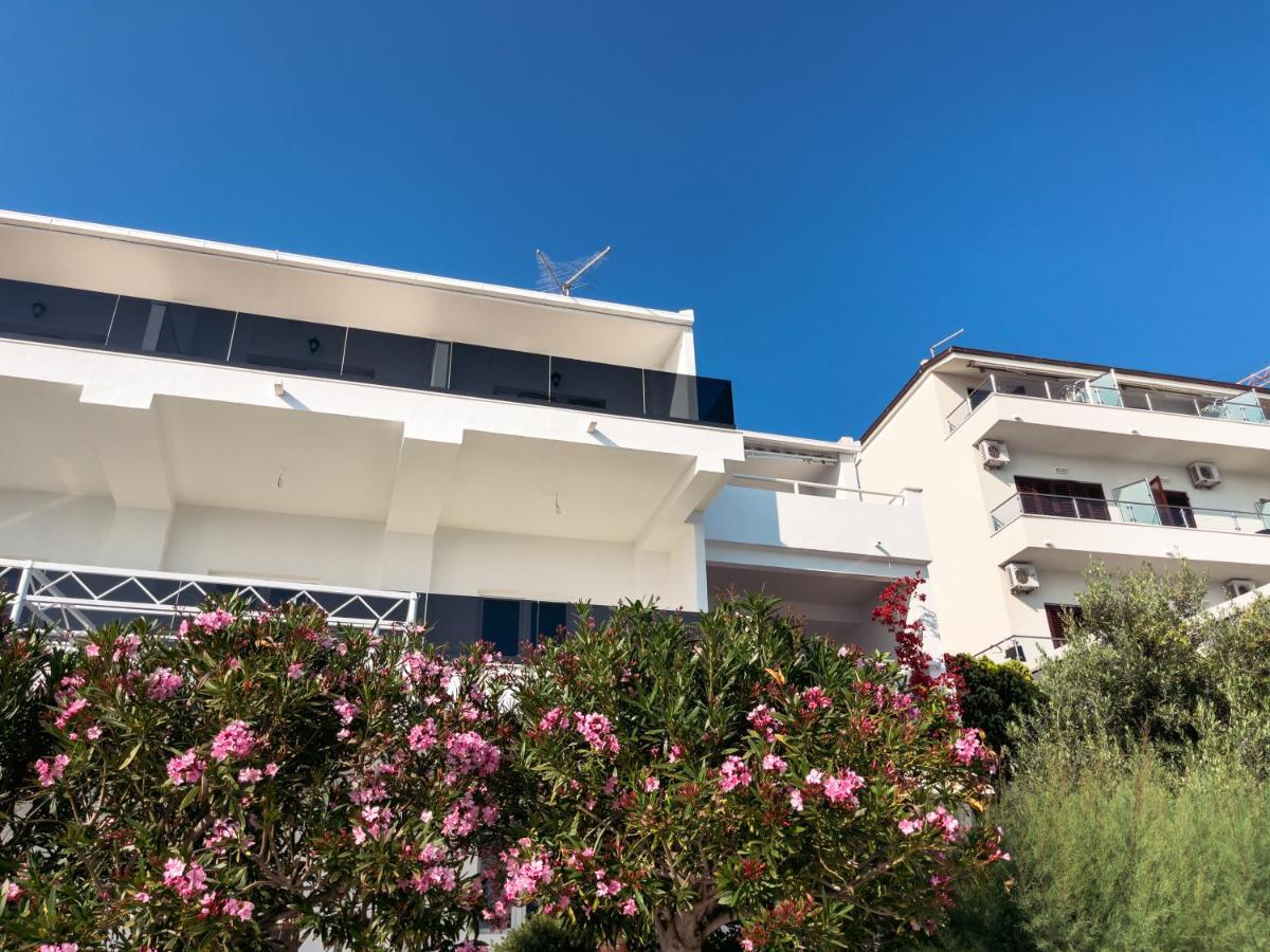 Apartments Goro Подстрана Экстерьер фото